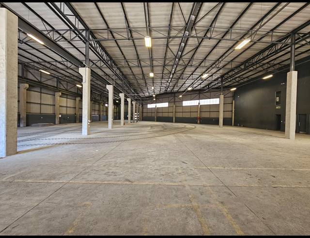 2,600M² FACTORY FOR SALE IN LANSERIA